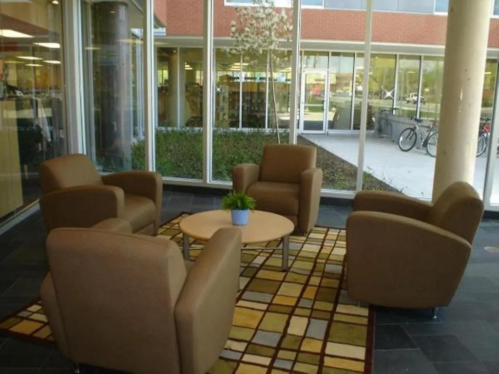 Humber College Lakeshore Campus Residence Toronto 2*,